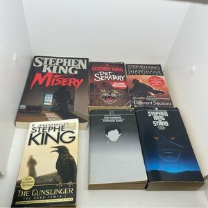 Stephen King Book Collection - Black and White Covers
